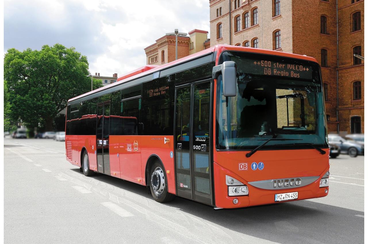 A Como arriva il primo autobus ibrido Scania - image 003282-000030317 on https://mezzipesanti.motori.net